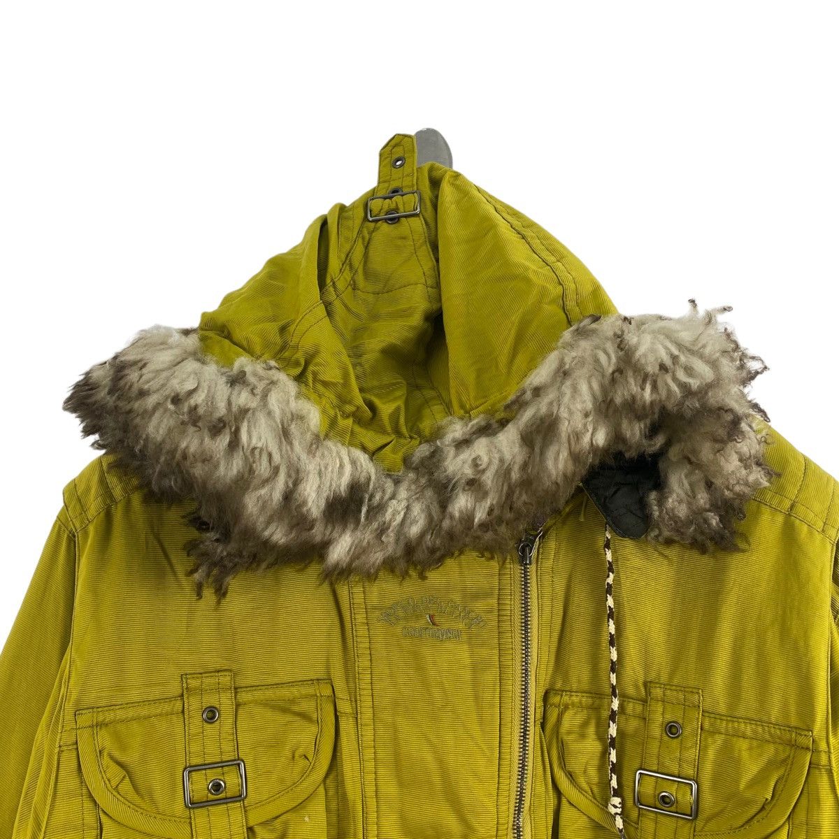 Japanese Brand COURMAYEUR Japanese Brand La Pista Bianca Embroidered Design Size US L / EU 52-54 / 3 - 2 Thumbnail