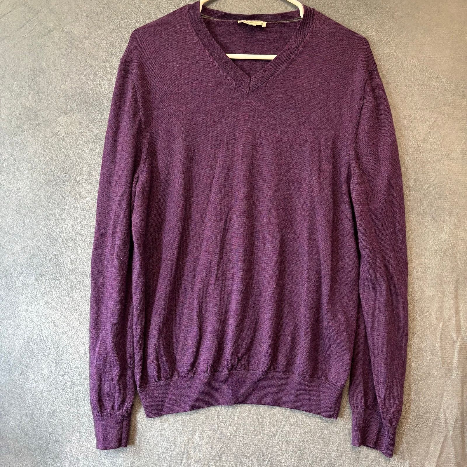 Gap Gap Merino Wool Sweater V-Neck Extra Fine Preppy Work Casual Size US L / EU 52-54 / 3 - 1 Thumbnail