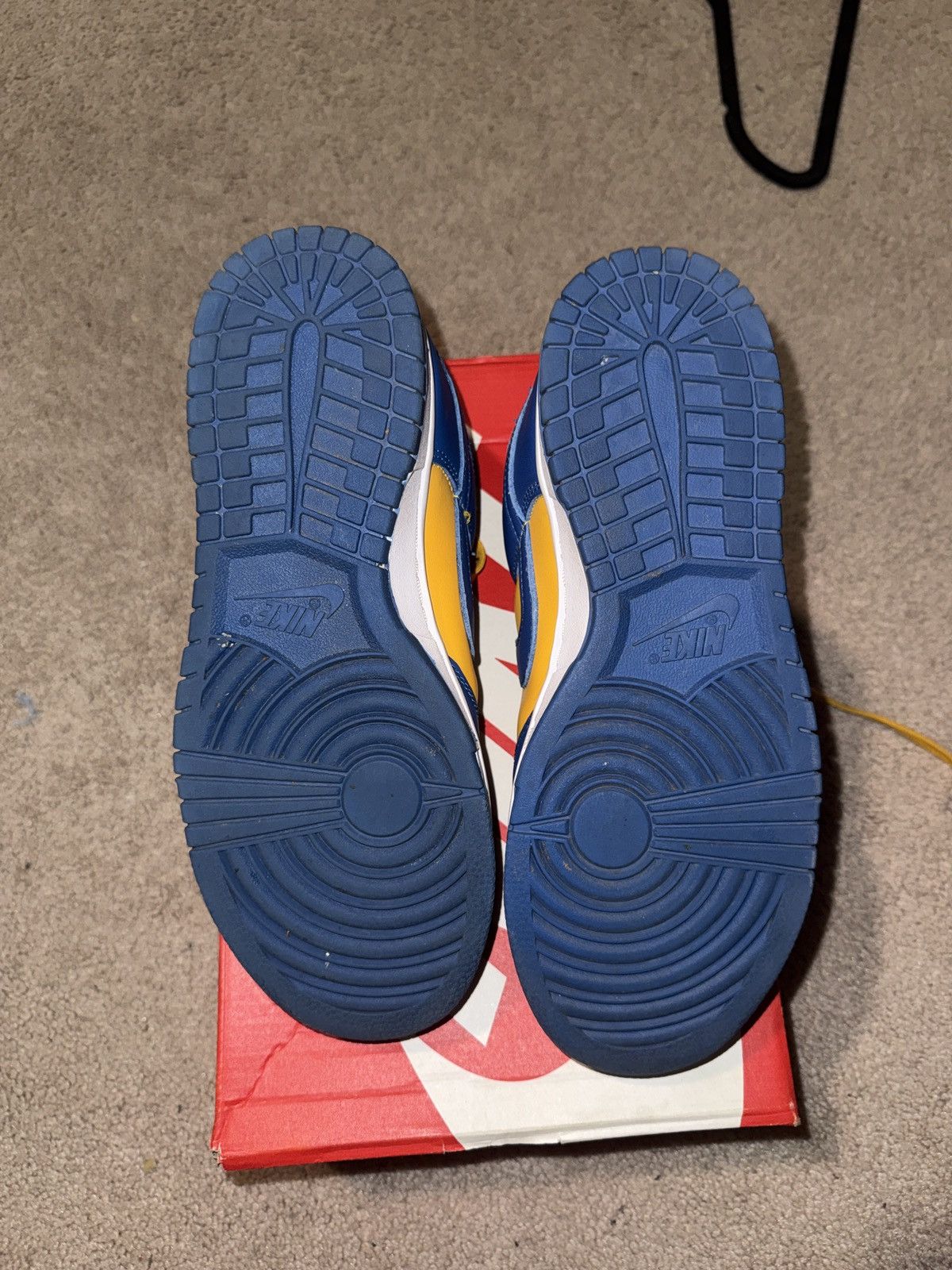 Nike UCLA Nike Dunk Low Size US 7 / EU 40 - 6 Thumbnail