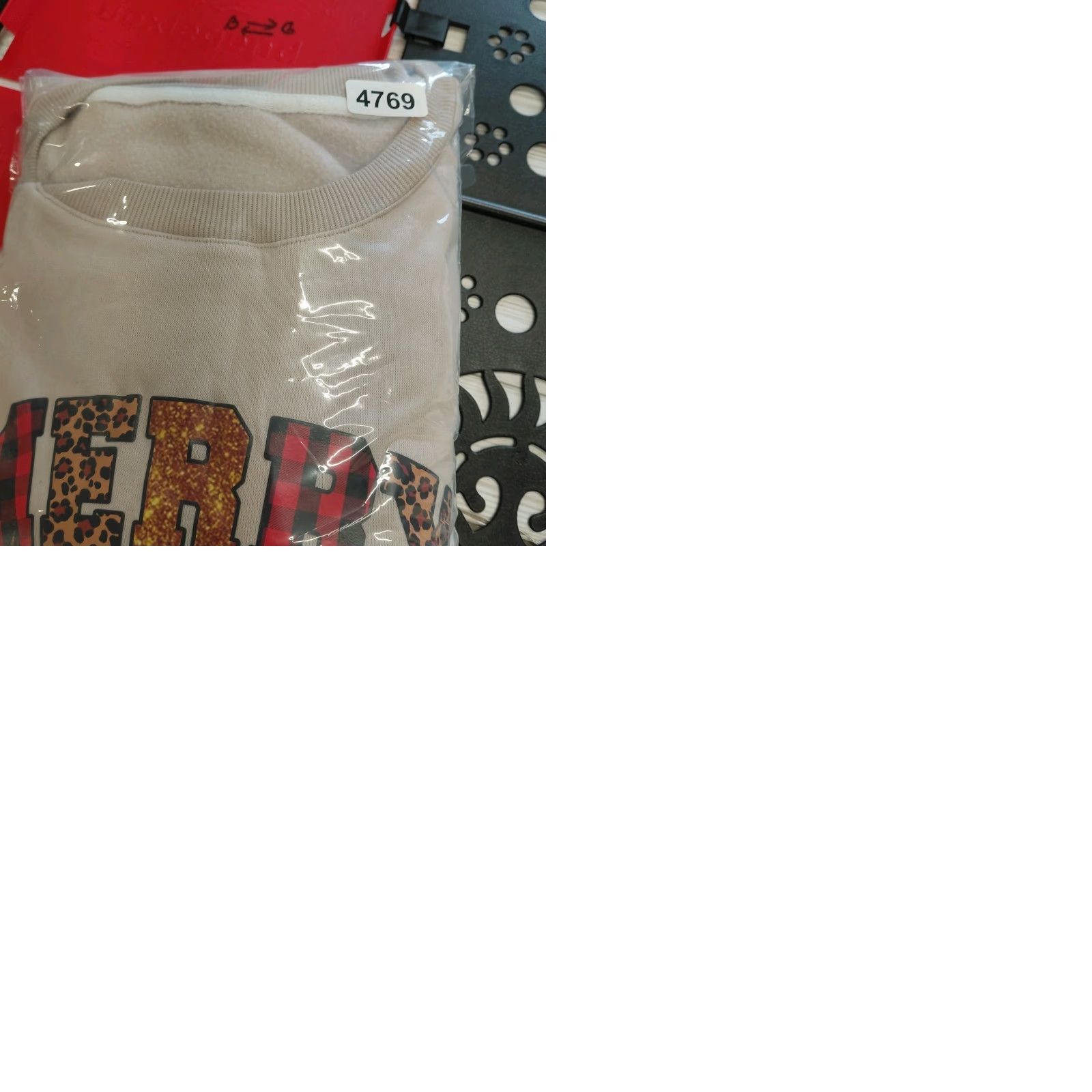 Shein Shein Sweatshirt Women's 2XL Tan Merry Christmas Trees Print Fleece Lined Xmas Size XXL / US 16-18 / IT 52-54 - 9 Thumbnail