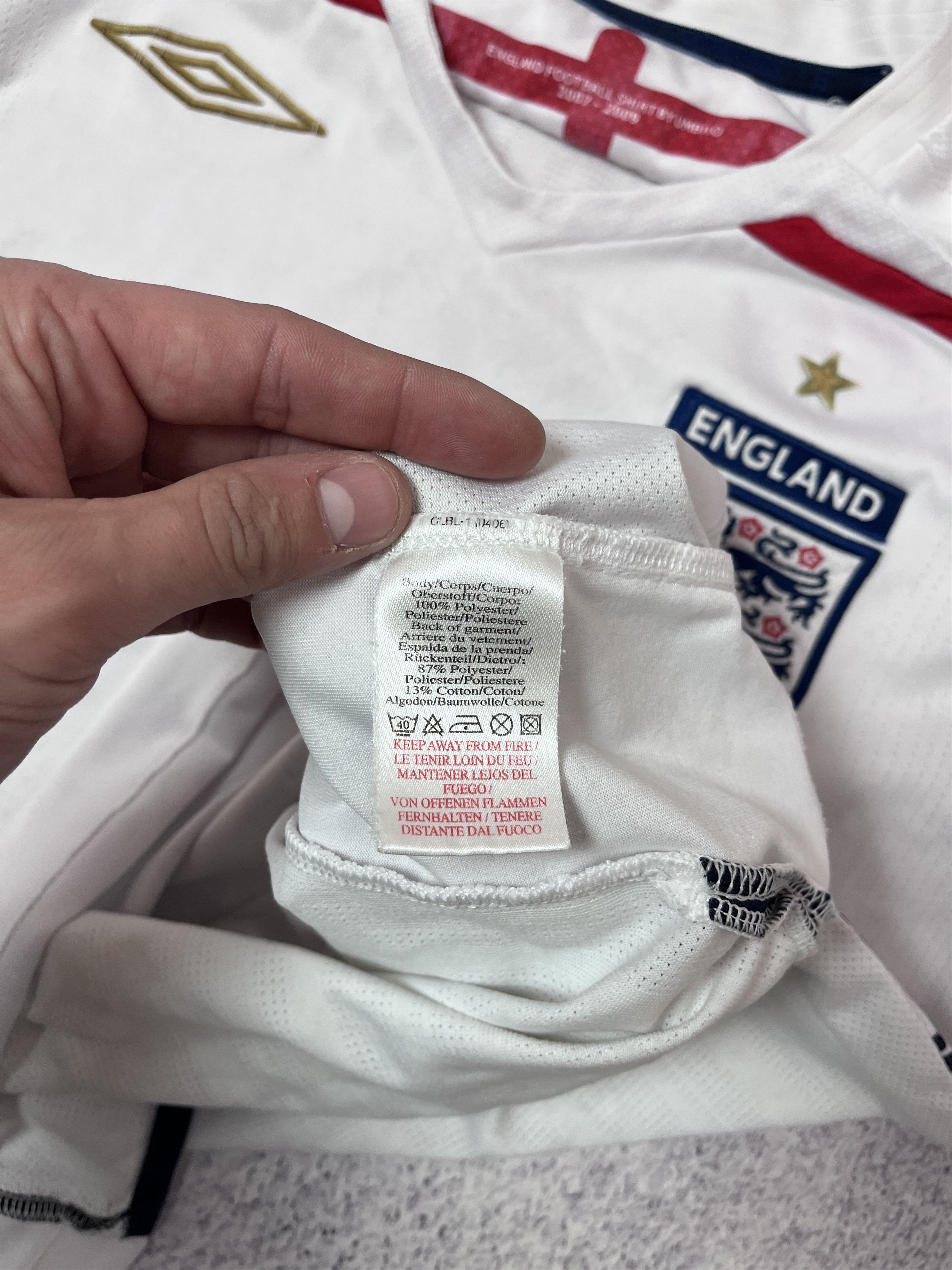 Umbro Vintage mens soccer jersey England Umbro size S Size US S / EU 44-46 / 1 - 7 Thumbnail
