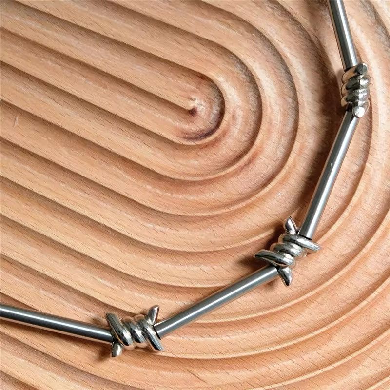 Jewelry × Vintage Bamboo Festival Metal Tie Thorns Spur Necklace Size ONE SIZE - 5 Thumbnail