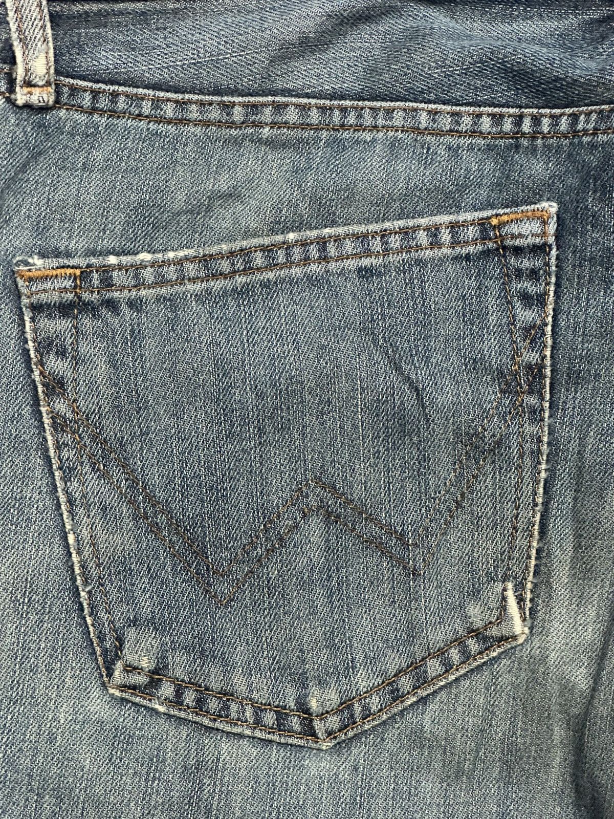 Edwin Vintage Edwin Straight Leg Japan Denim Distressed Light Wash Size US 32 / EU 48 - 7 Thumbnail