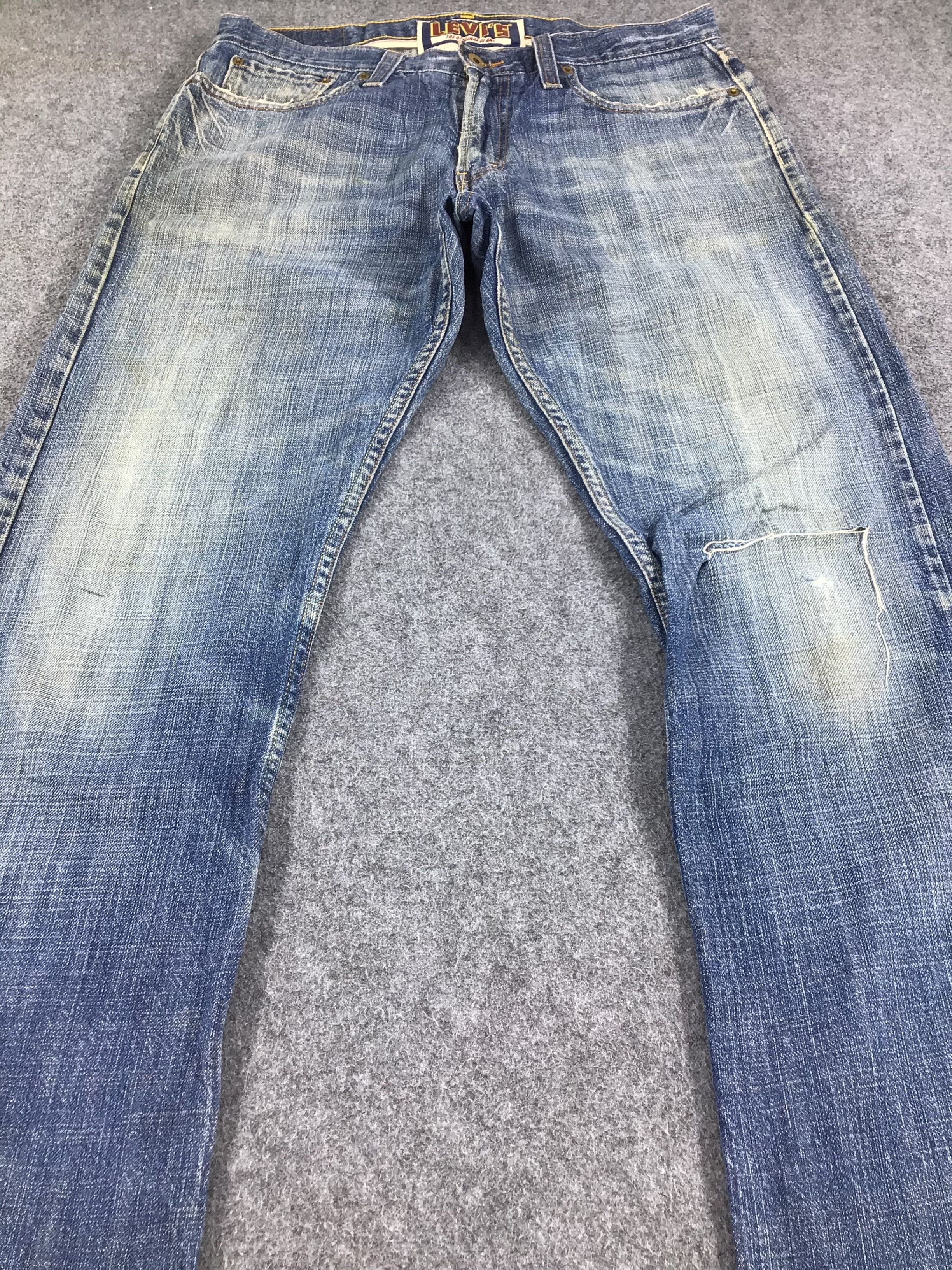 Levi's Vintage Levis 514 Jeans Faded Blue Denim KJ300 Size US 35 - 3 Thumbnail