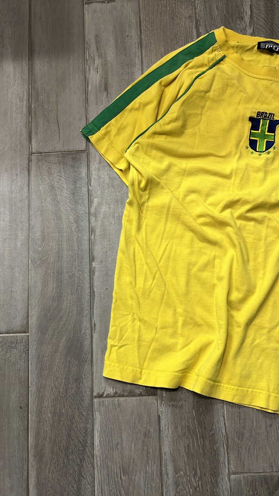 Japanese Brand × Vintage Vintage hype Brazil 9 Y2K tee Size US S / EU 44-46 / 1 - 3 Thumbnail