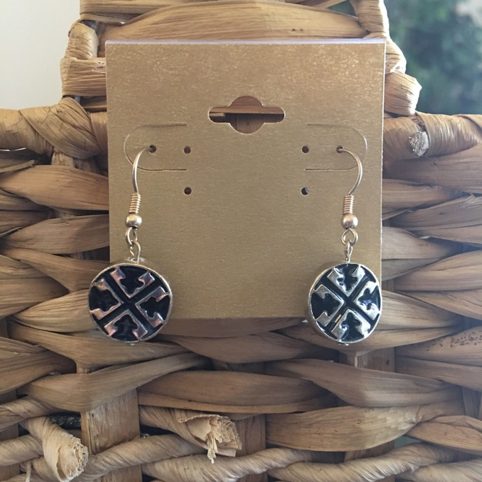 Vintage Vintage gold tone black enamel dangle earrings Size ONE SIZE - 1 Thumbnail