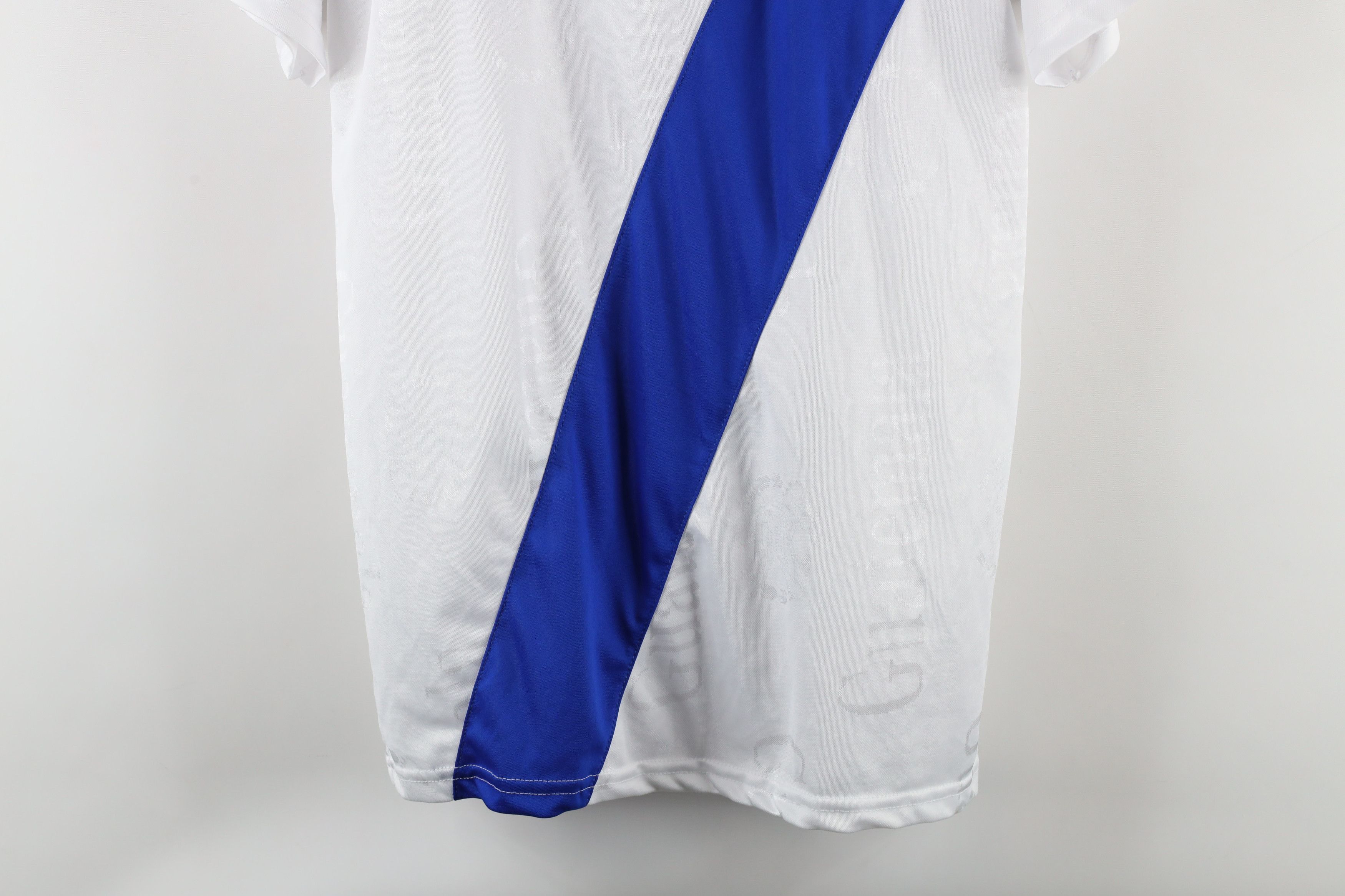 Umbro × Vintage Vintage Umbro All Over Print Guatemala Soccer Futbol Jersey Size US S / EU 44-46 / 1 - 3 Thumbnail
