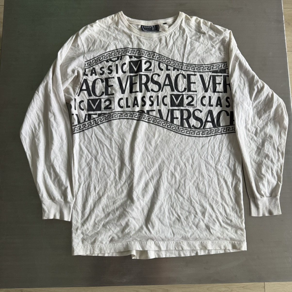 Versace Vintage Versace logo t shirt long sleeve Size US L / EU 52-54 / 3 - 1 Thumbnail