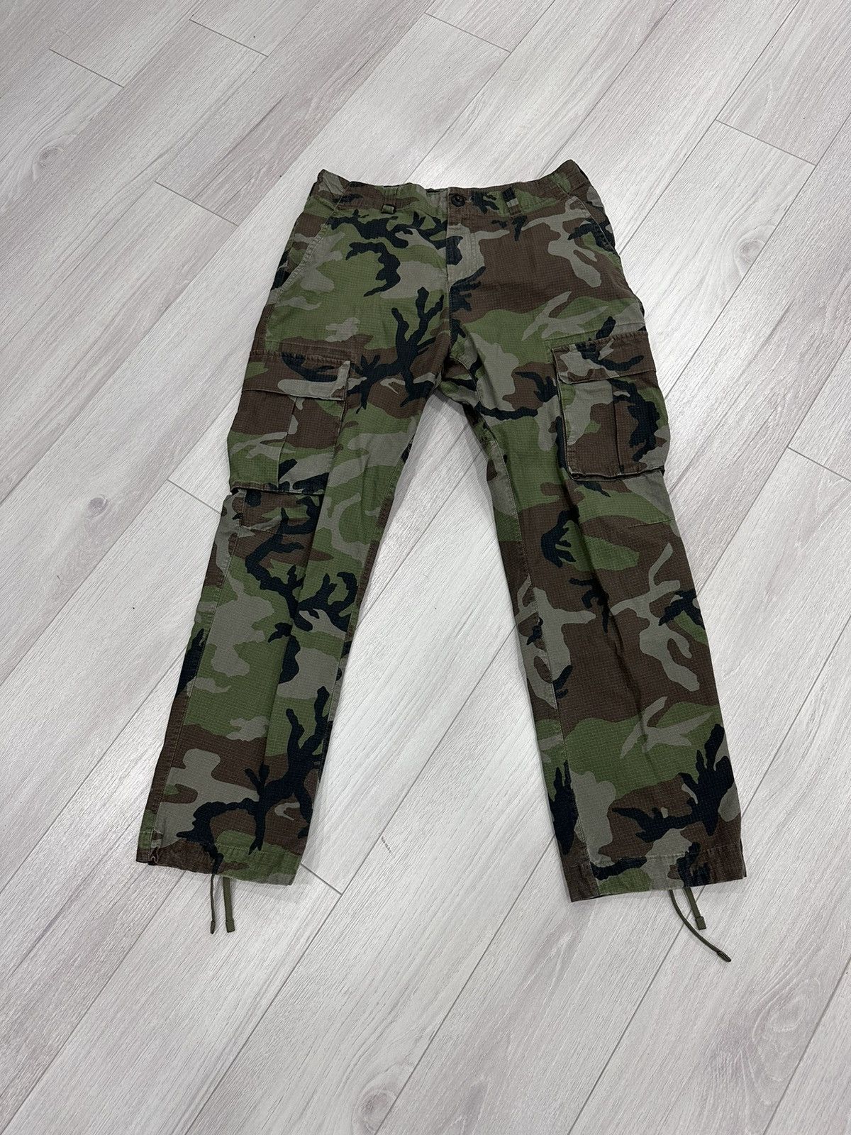 Nike sb camo cargo pants hotsell