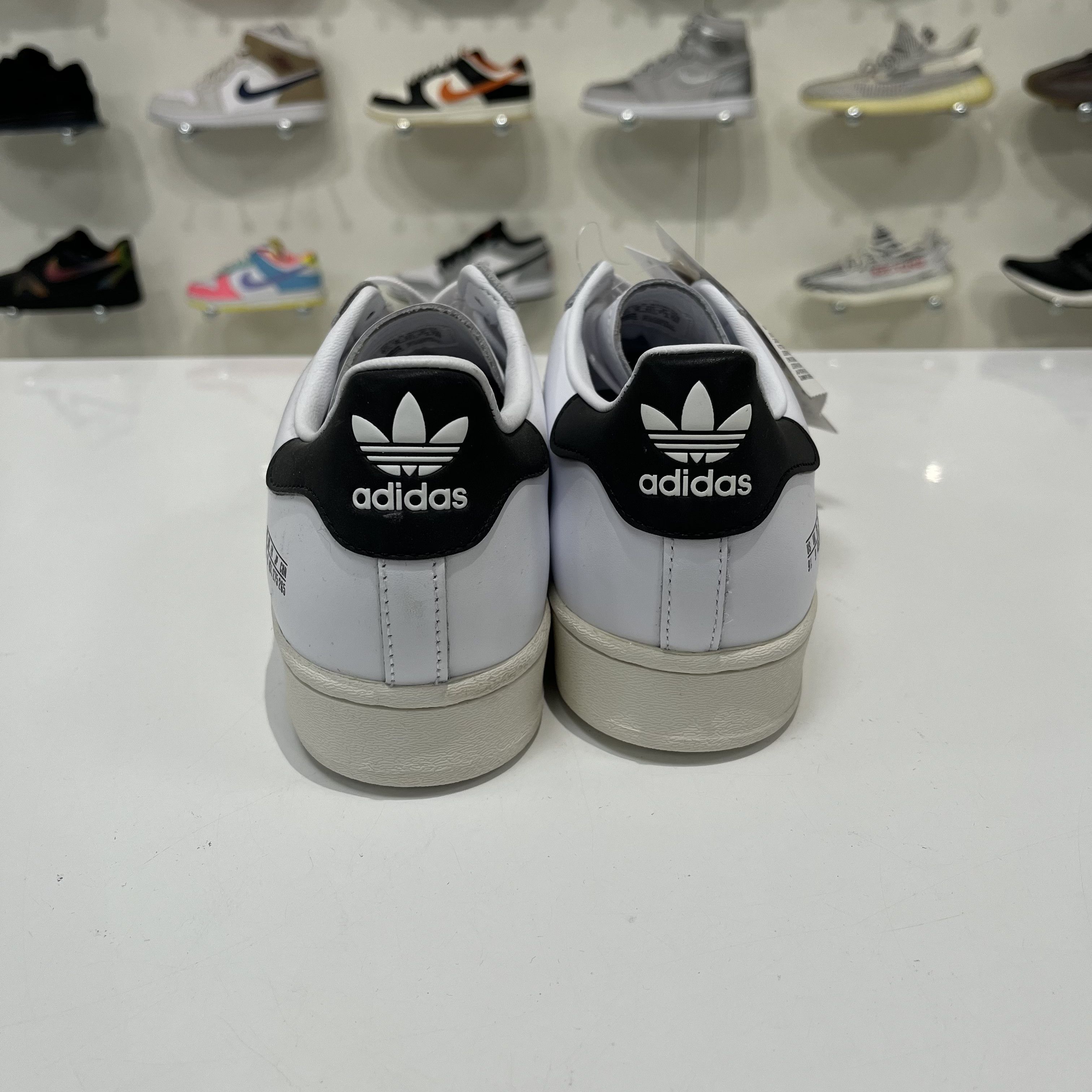 Adidas Adidas Superstar White/Black Size US 9.5 / EU 42-43 - 3 Thumbnail