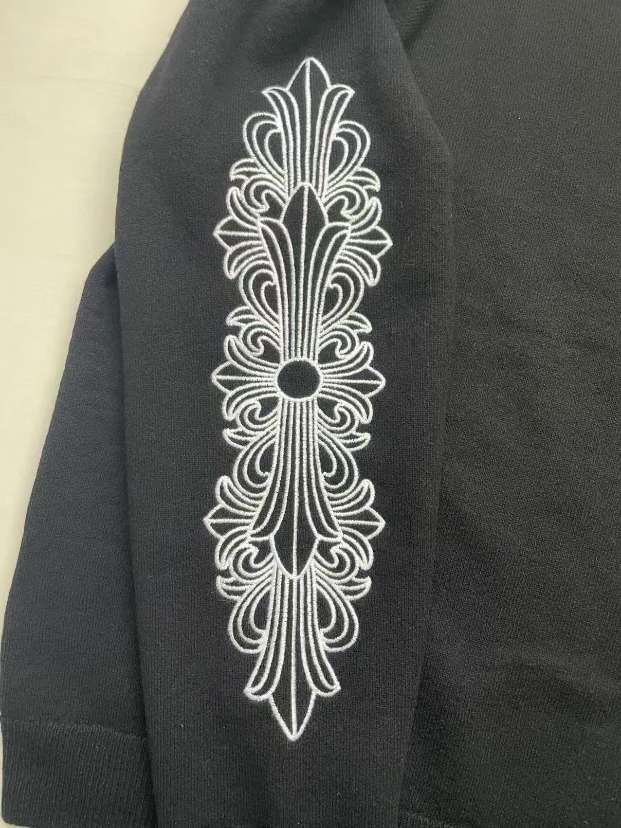 Chrome Hearts Chrome Hearts Cashmere Embroidered Floral Sleeve Sweater Size US XL / EU 56 / 4 - 4 Thumbnail