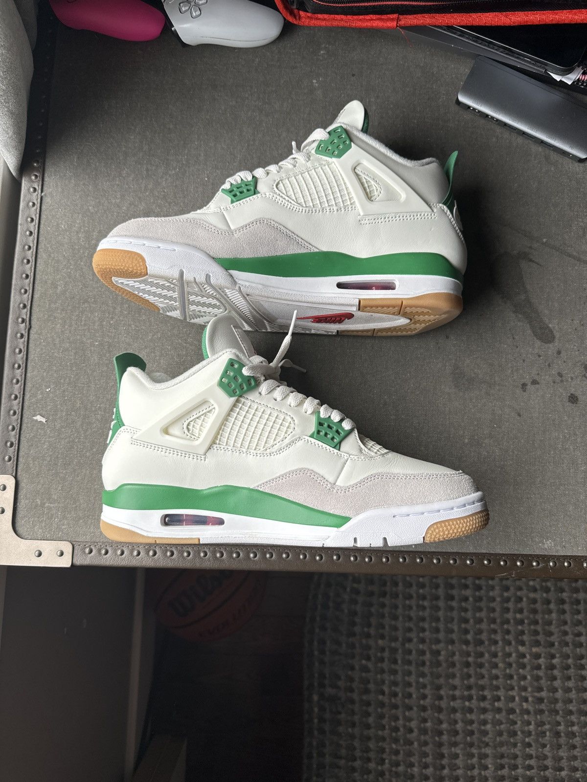 Jordan Brand × Nike Jordan 4 SB Pine Green Size US 9.5 / EU 42-43 - 3 Thumbnail