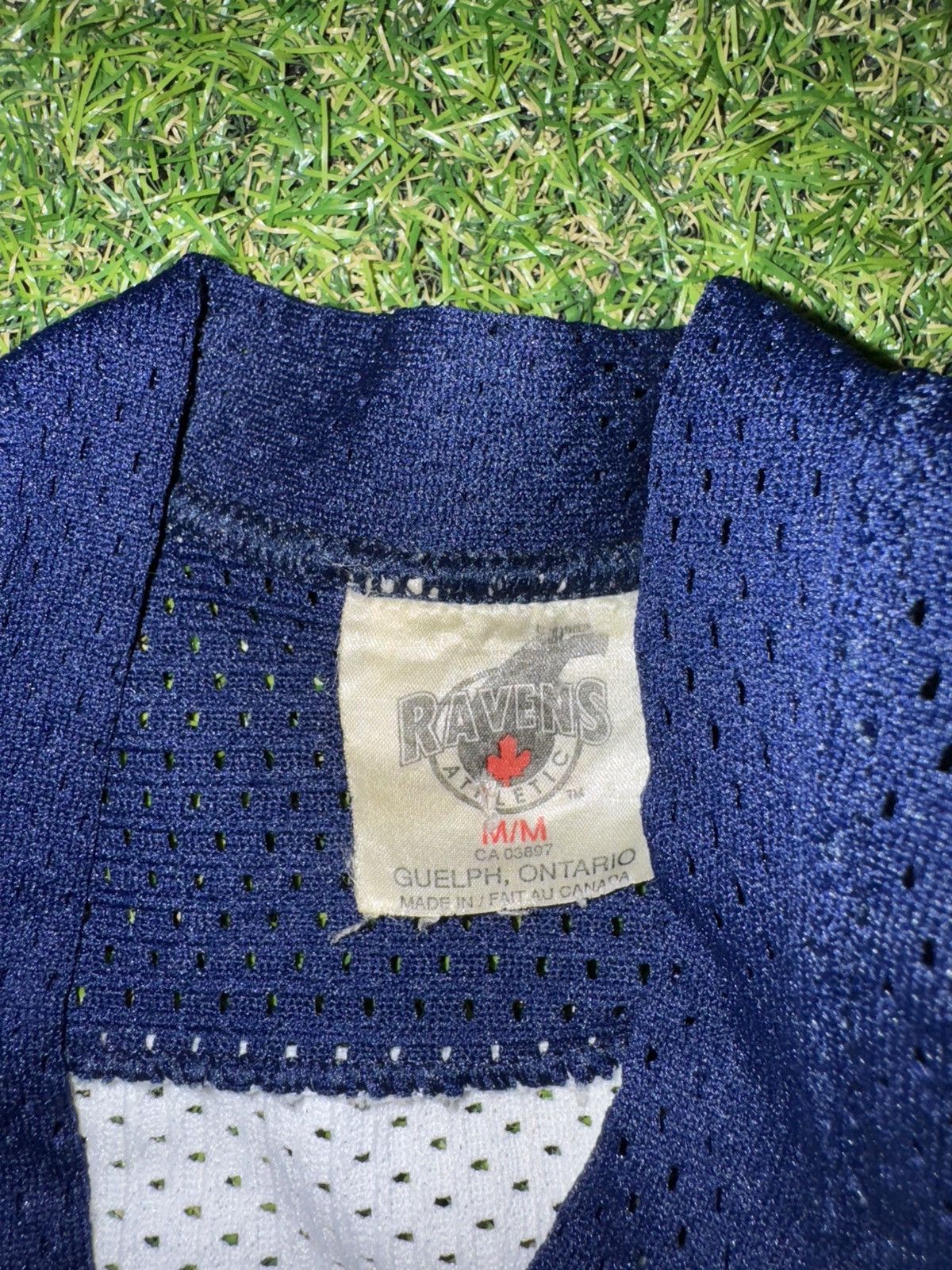 Other Vintage ravens Toronto Maple Leafs jersey Size US M / EU 48-50 / 2 - 3 Thumbnail