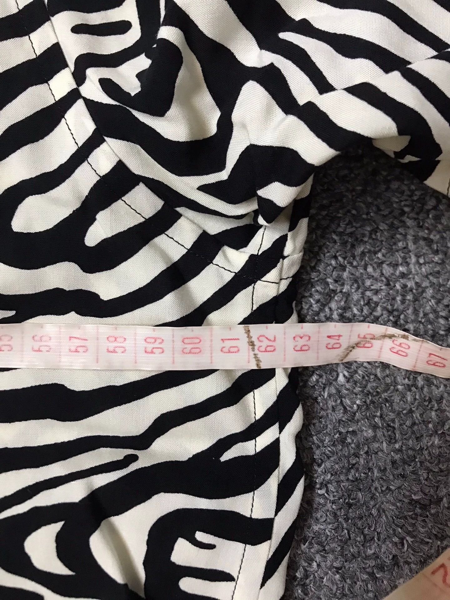 Celine Celine zebra print lettering short-sleeve shirt 40 Size US XXS / EU 40 - 8 Thumbnail
