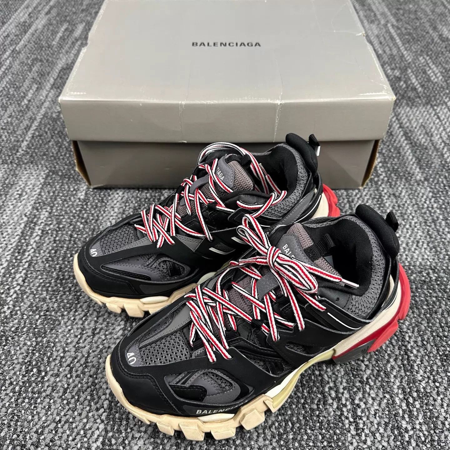 Balenciaga Balenciaga Track 1.0 Black/Red 40 (Excellent Condition) Size US 7 / EU 40 - 1 Thumbnail