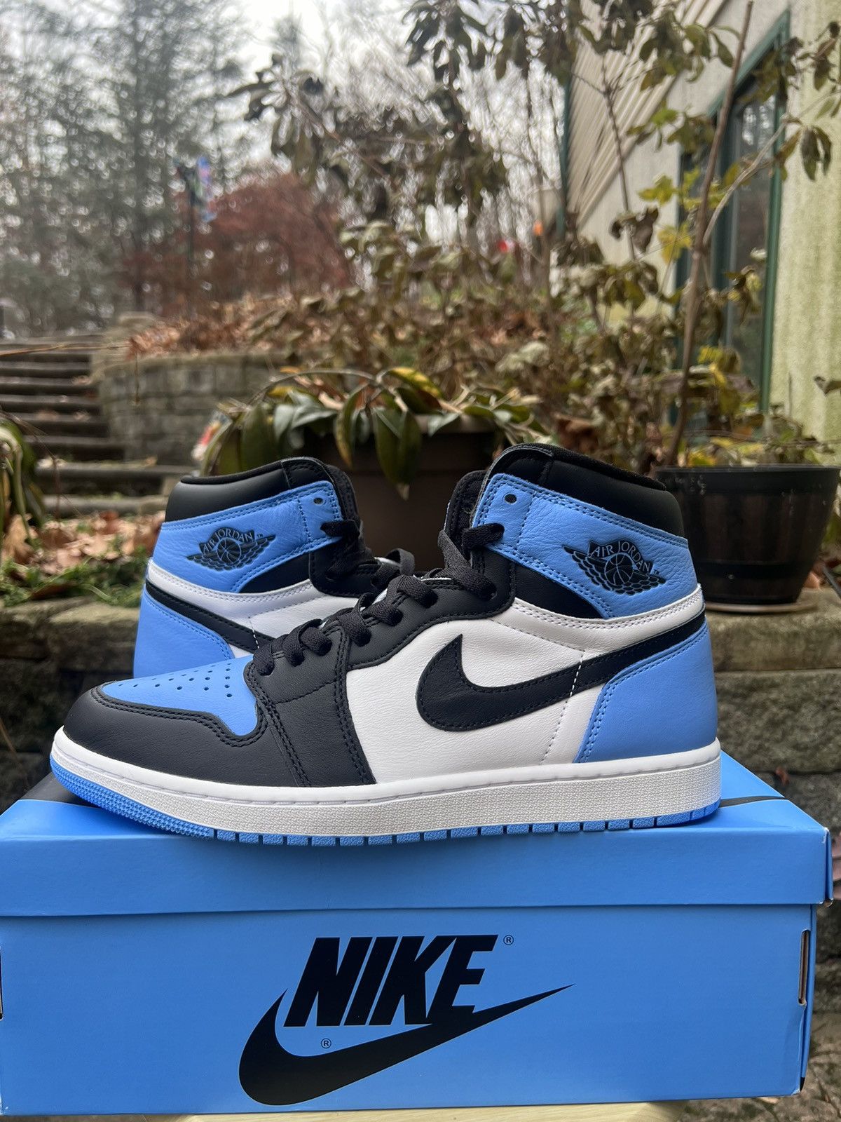 Jordan Brand × Nike Air Jordan 1 Retro UNC Toe - Sz. 10.5 - DS Size US 10.5 / EU 43-44 - 3 Thumbnail