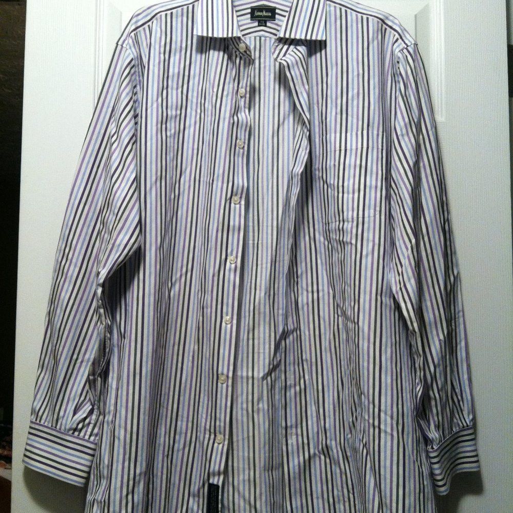 Neiman Marcus NEIMAN MARCUS MENS COTTON DRESS SHIRT SIZE: 17.5/34-35 Size US XL / EU 56 / 4 - 4 Thumbnail
