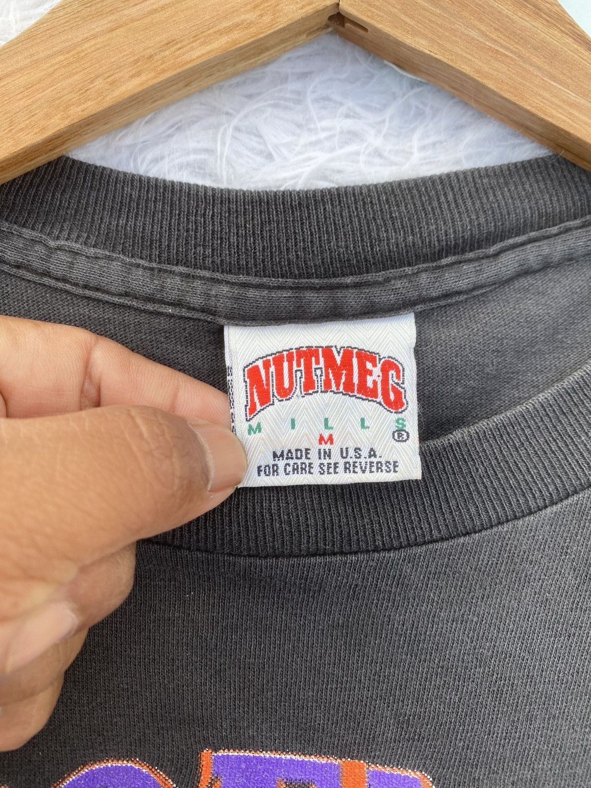 NBA Vtg 1993 Nutmeg Phoenix Suns Big Logo Fire Outer Space Tee Size US M / EU 48-50 / 2 - 7 Thumbnail