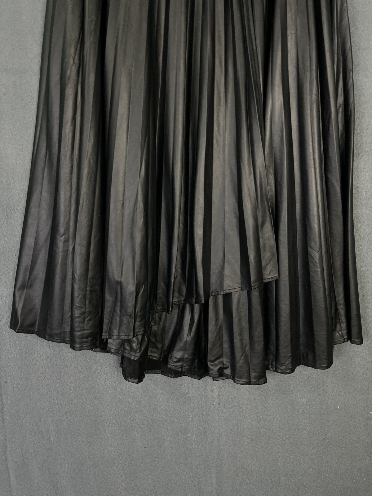 Zara Zara Faux Leather Wrap Pleated Midi Skirt Size 31" - 4 Thumbnail