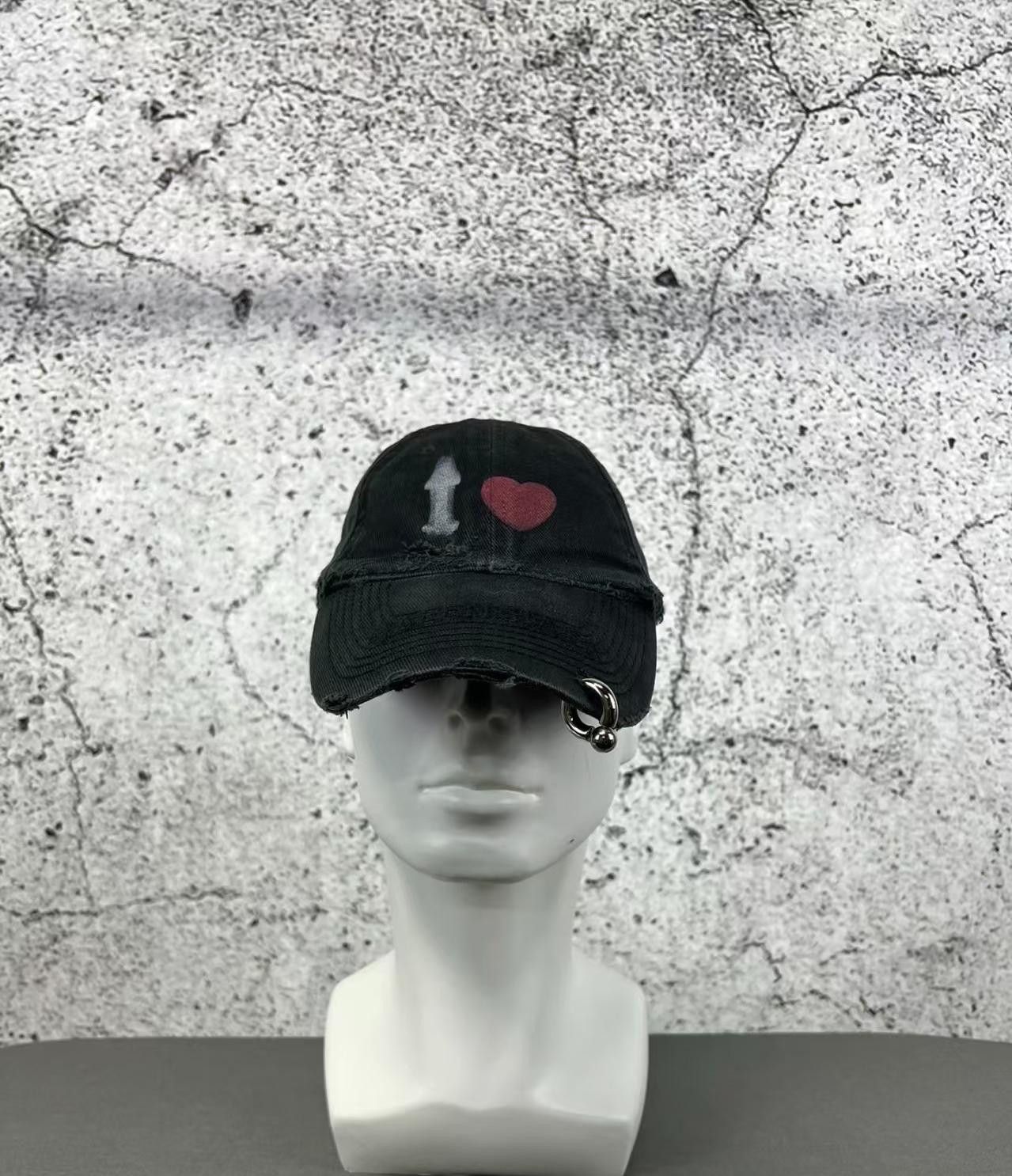 Balenciaga Balenciaga Valentine's Day Rivet Love Limited Size ONE SIZE - 1 Thumbnail