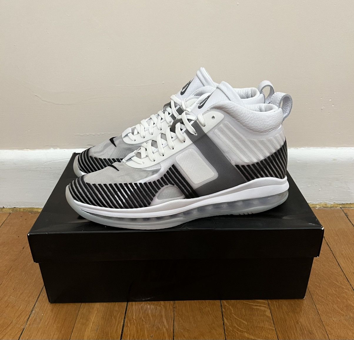 John Elliott × Nike John Elliott x Nike LeBron Icon QS Sneakers Men’s Size 9.5 Size US 9.5 / EU 42-43 - 2 Thumbnail