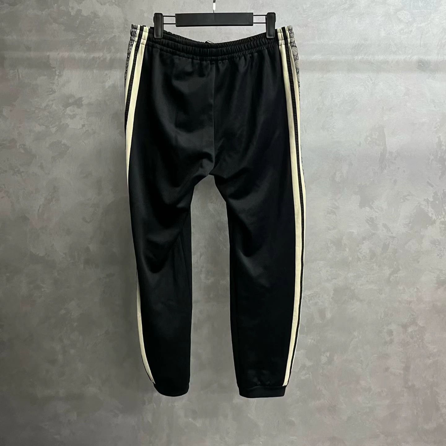 Gucci gucci black gg logo knit jogger pants Size US 32 / EU 48 - 2 Thumbnail