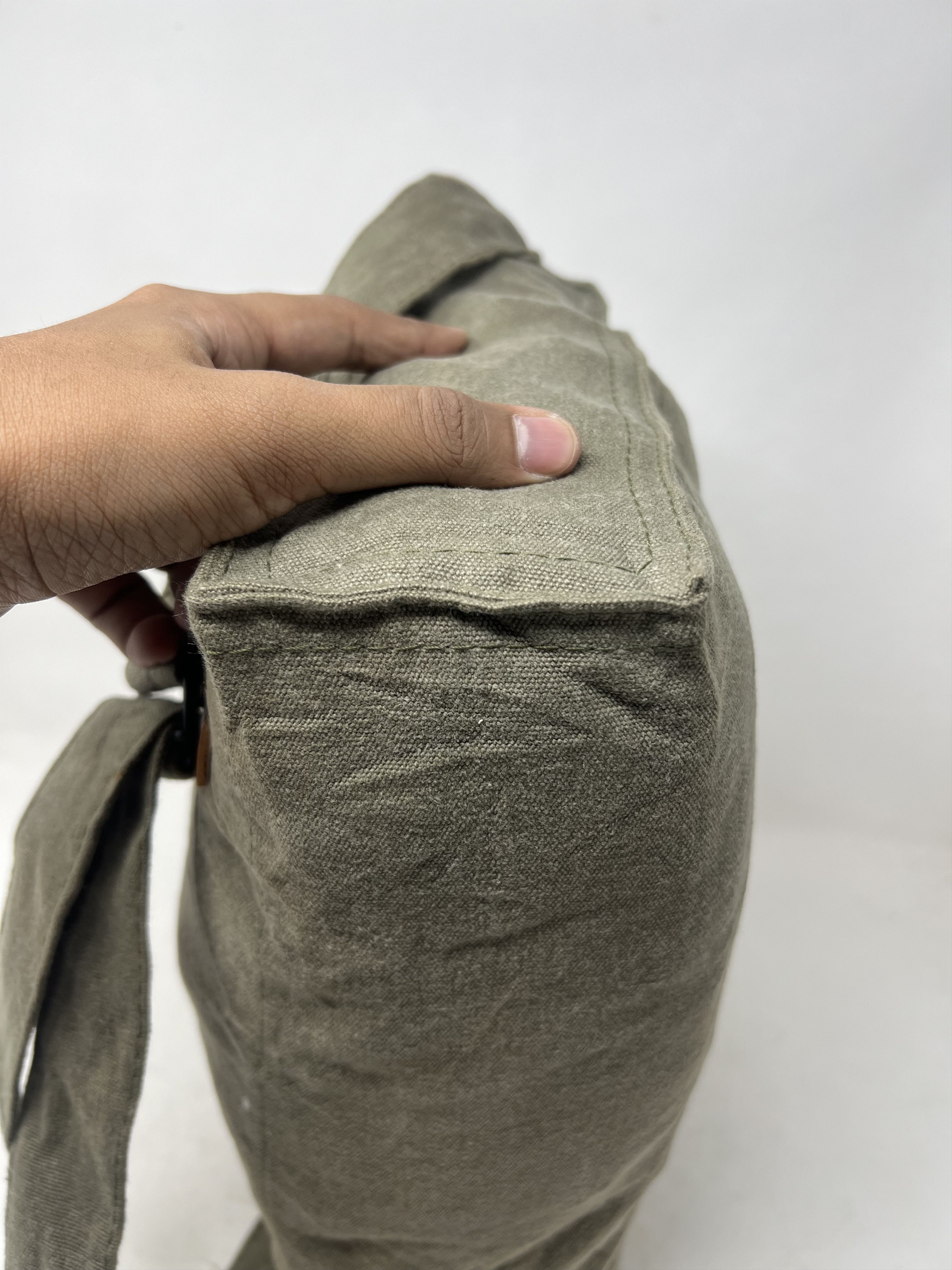 Vintage Vintage Rothco Canvas Medic Cross Bag Size ONE SIZE - 6 Thumbnail