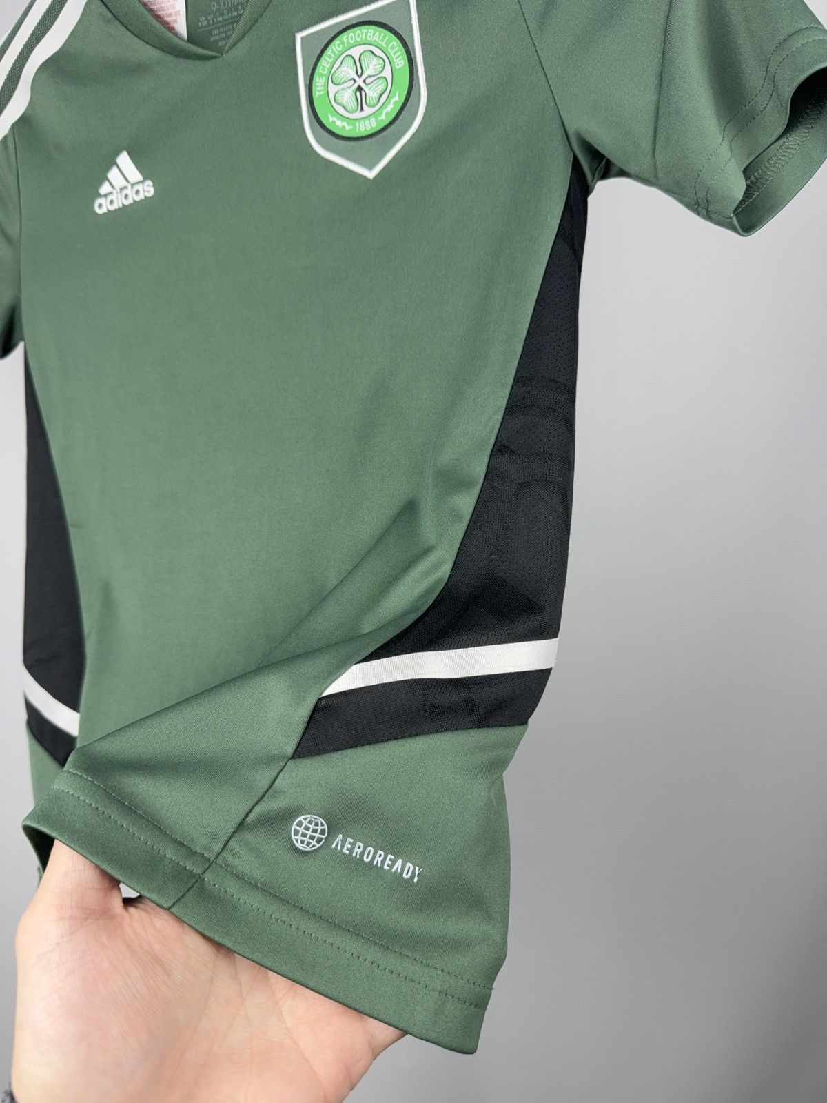 Adidas 00s Celtic FC Adidas AEROREADY Training Top 9–10Y / 140 Size US XXS / EU 40 - 2 Thumbnail