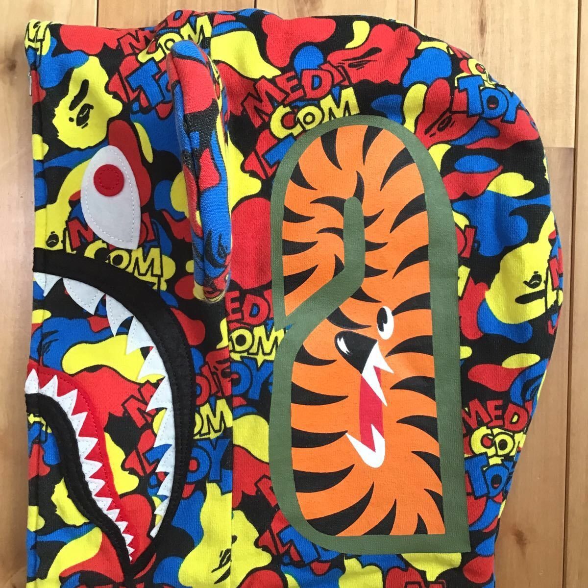 Bape × Medicom Toy BAPE × medicom toy BE@R Shark full zip hoodie a bathing ape Size US M / EU 48-50 / 2 - 5 Thumbnail