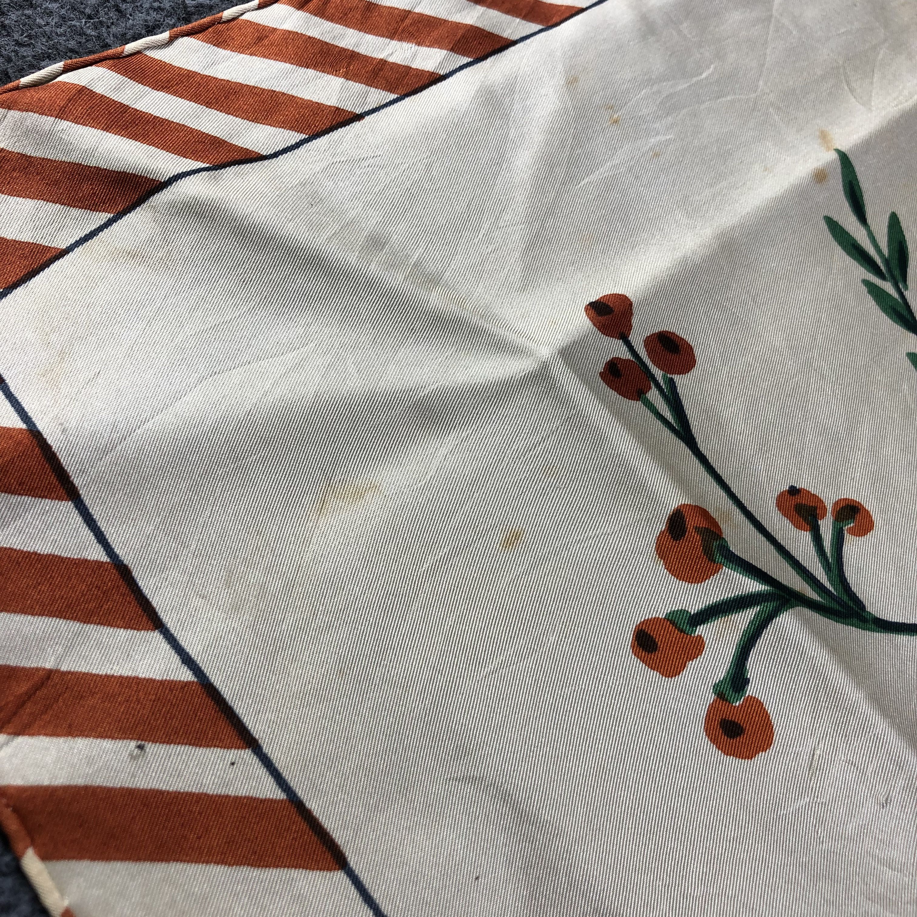 Vintage Luxury Hand Rolled Floral Silk Scarf M402 Size ONE SIZE - 6 Thumbnail