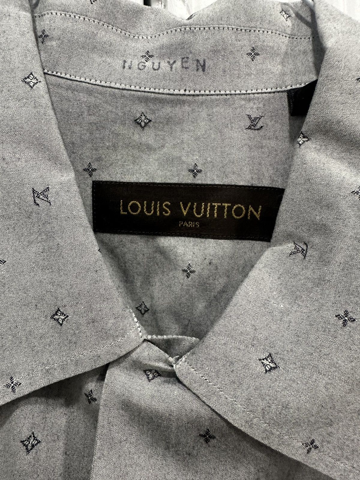 Louis Vuitton Louis Vuitton grey short sleeve button up Size US L / EU 52-54 / 3 - 2 Thumbnail