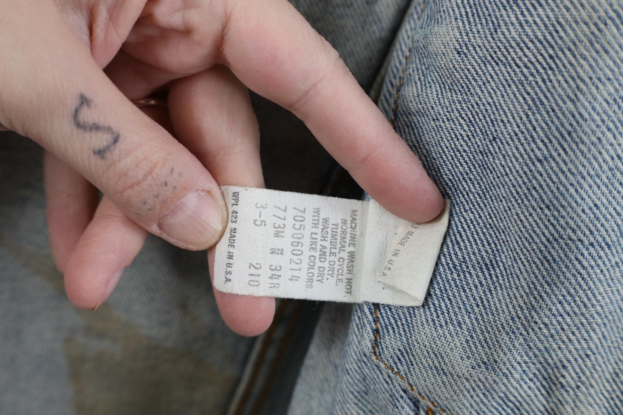 Levi's Vintage 80s Levis Denim Jean Trucker Jacket Blue USA Size US L / EU 52-54 / 3 - 14 Thumbnail