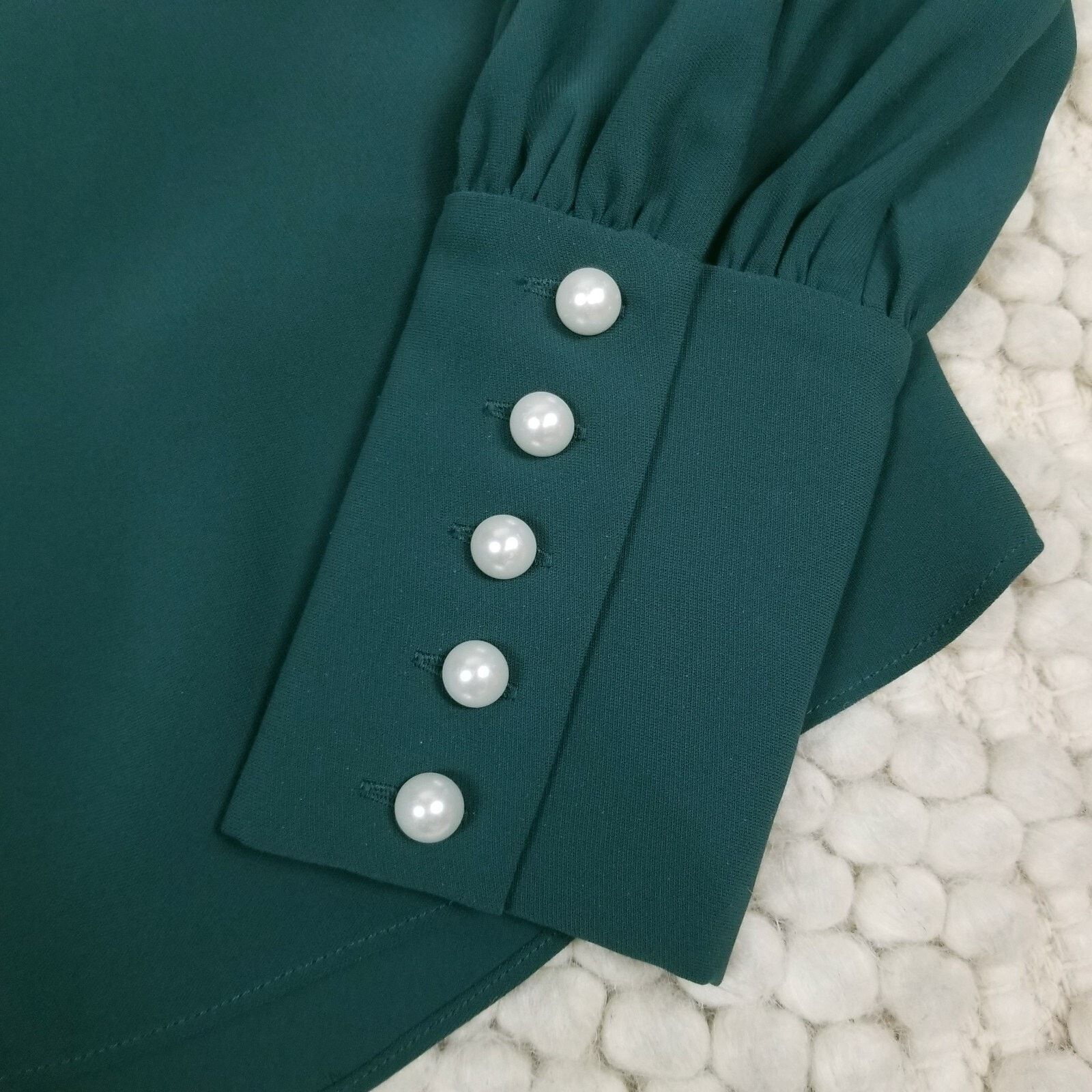 Amanda Uprichard Amanda Uprichard V-Neck Pearl Sleeve Blouse Green Sz Small Size S / US 4 / IT 40 - 8 Thumbnail