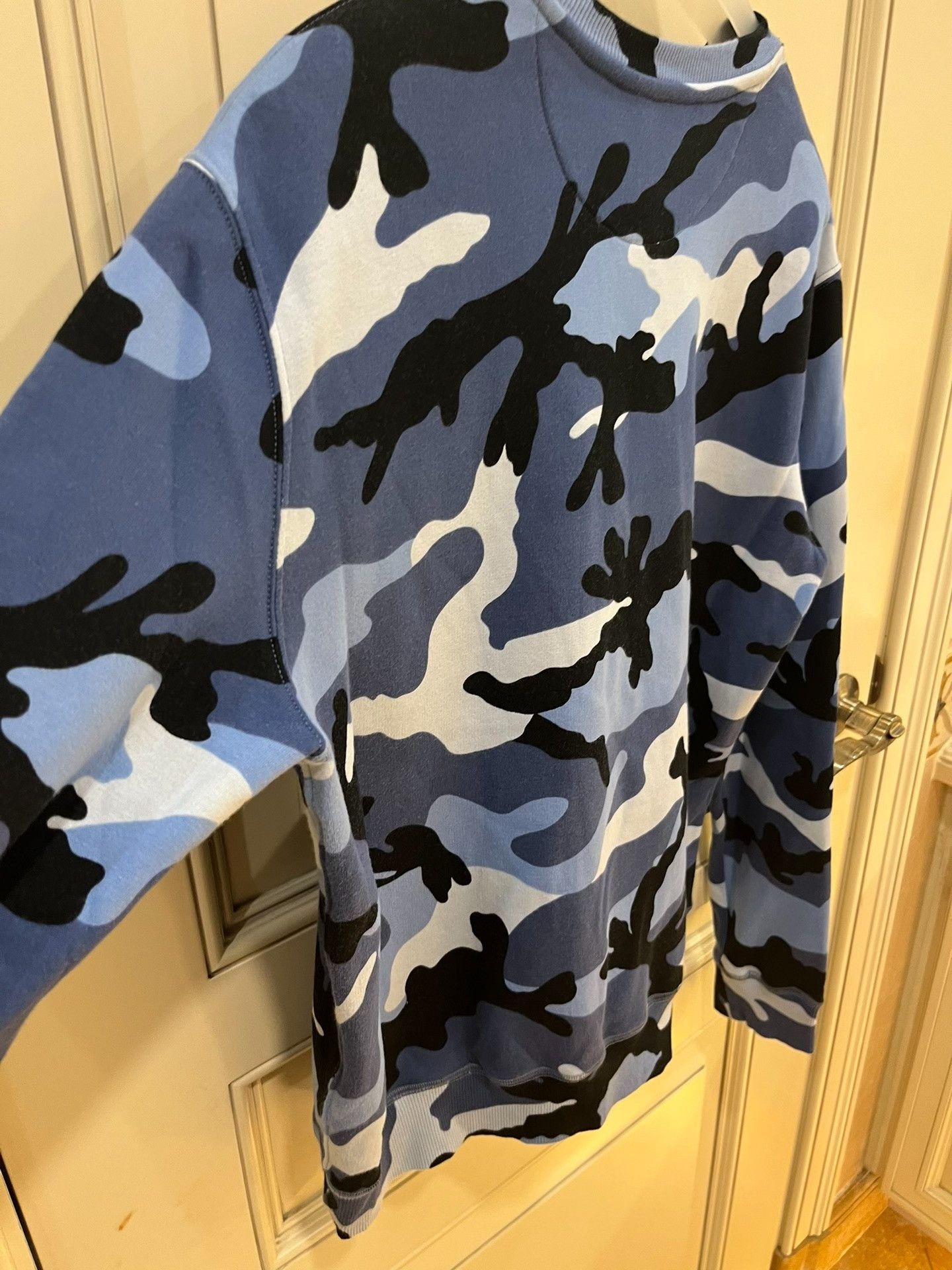 Valentino Valentino Blue Camouflage Crewneck Sweater Size US S / EU 44-46 / 1 - 5 Thumbnail