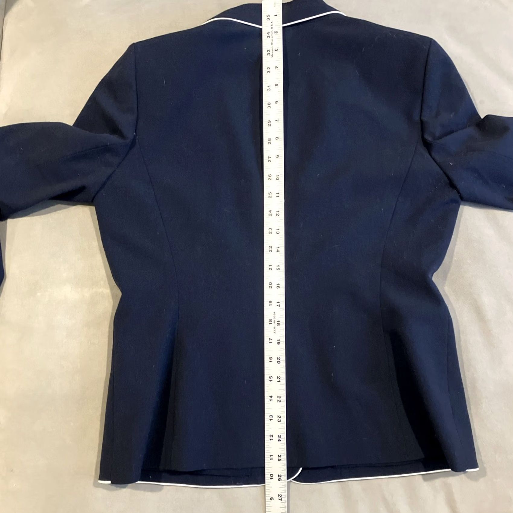 Vintage Tahari Blazer Woman Petite 10P Navy Nautical Blazer Women’s Petite 10P Blazer Navy Blue Boatneck? Size L / US 10 / IT 46 - 6 Thumbnail