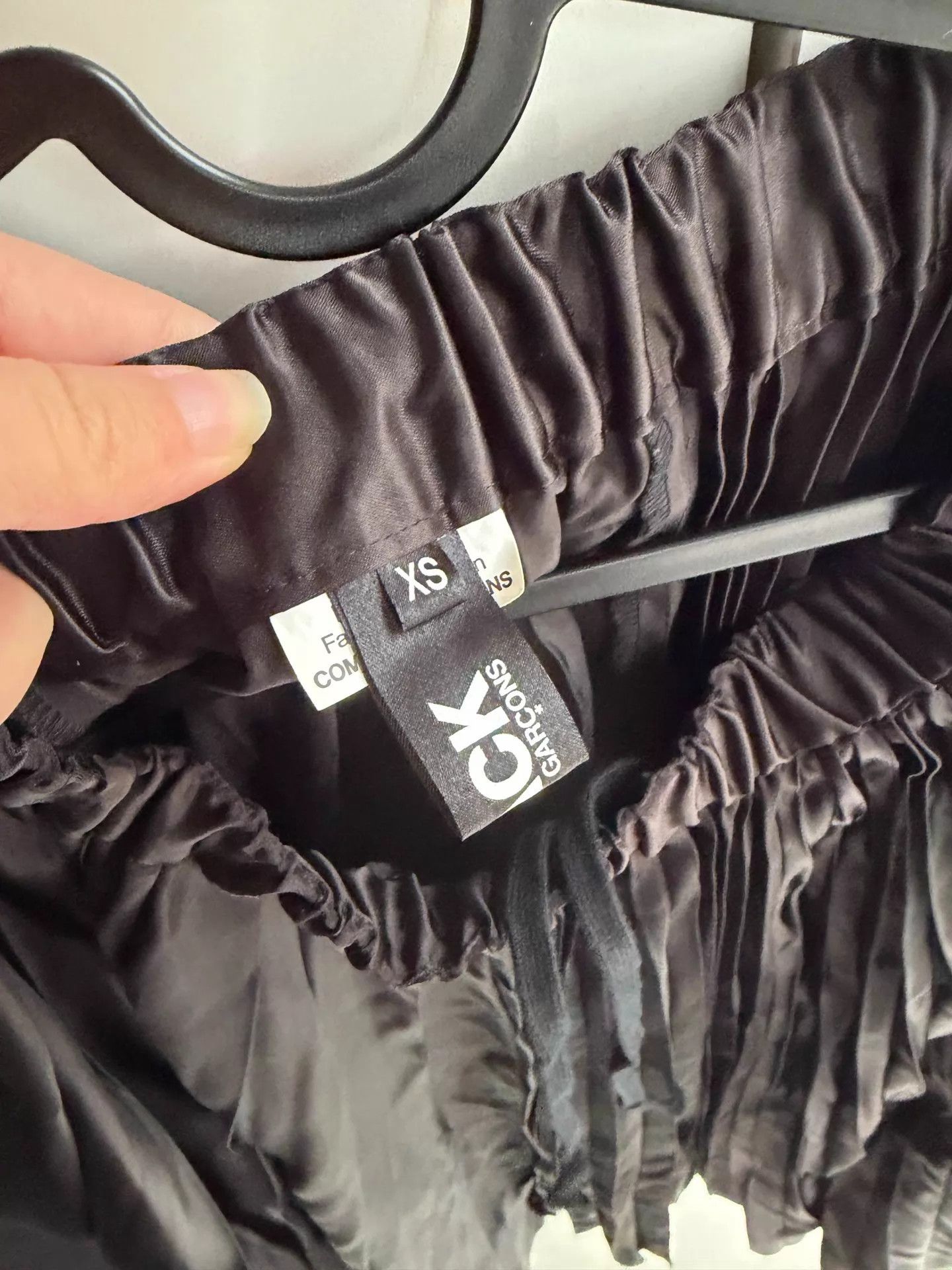 Comme des Garcons COMME DES GARÇONS BLACK Silk Dual Pleated Skirt XS Oversized Size 25" / US 0 / IT 36 - 2 Thumbnail