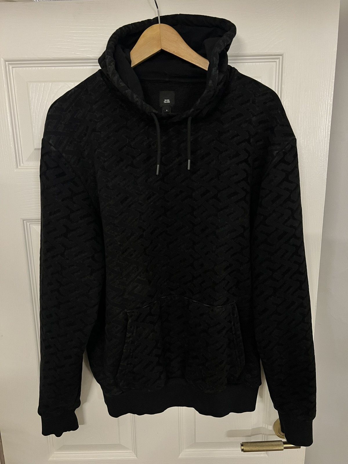 River Island RIVER ISLAND BLACK TEXTURED HOODIE SIZE S Size US S / EU 44-46 / 1 - 3 Thumbnail