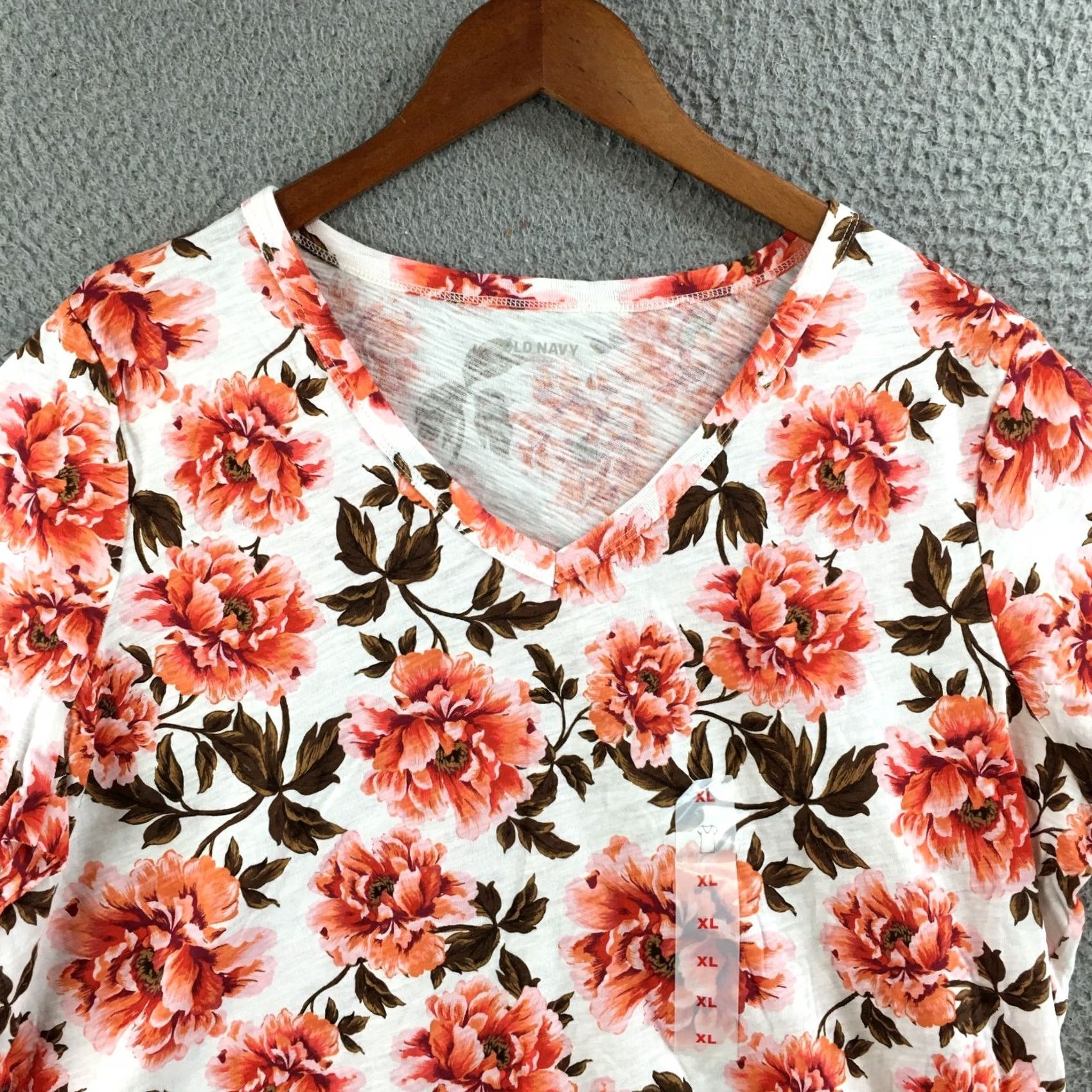 Old Navy Old Navy Floral Print V-Neck Short Sleeve Tee Women XL Multicolor T-Shirt NEW Size XL / US 12-14 / IT 48-50 - 2 Thumbnail