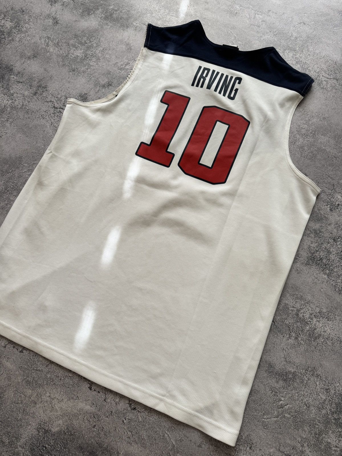 Nike Vintage Nike Basketball USA Team Jersey #10 Kyrie Irving Size US L / EU 52-54 / 3 - 7 Thumbnail