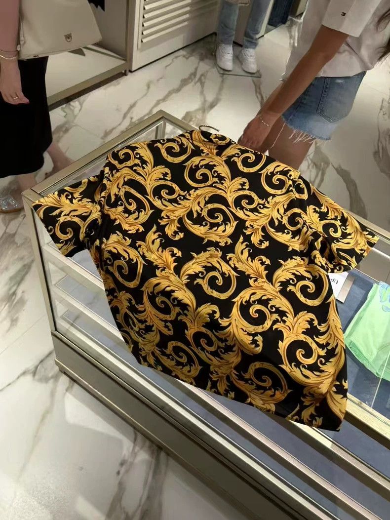 Versace Versace Short-sleeved shirt Size US S / EU 44-46 / 1 - 3 Thumbnail