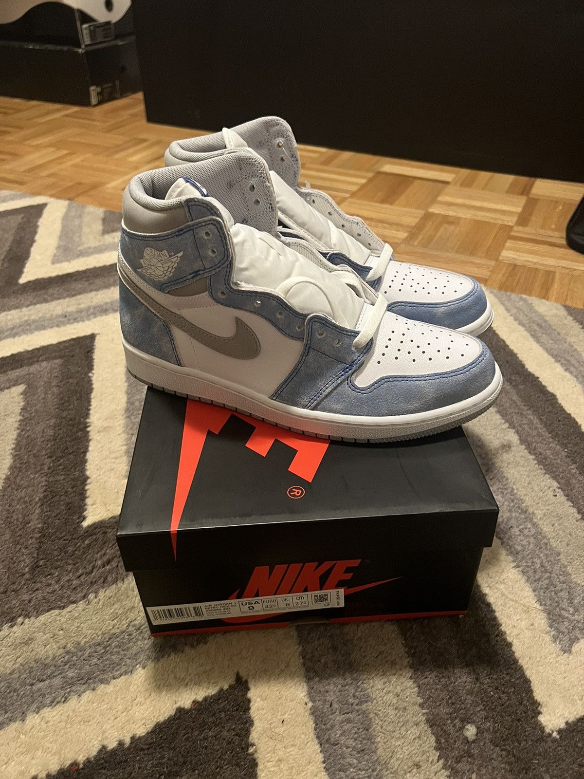 Jordan Brand × Nike Nike Air Jordan 1 Retro High OG Hyper Royal Size 9 Size US 9 / EU 42 - 9 Thumbnail