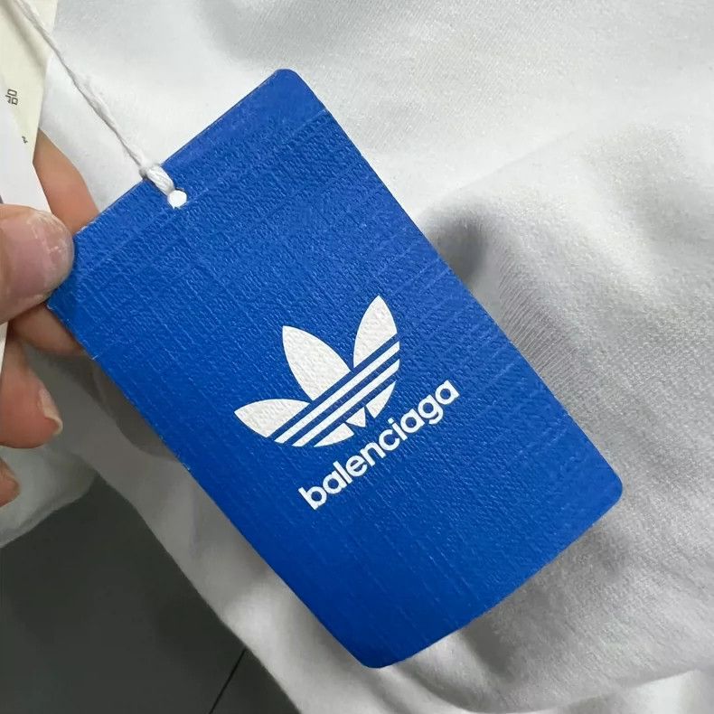 Balenciaga Balenciaga Adidas x Co-branded White Hoodie with Front Emb Size US XL / EU 56 / 4 - 5 Thumbnail