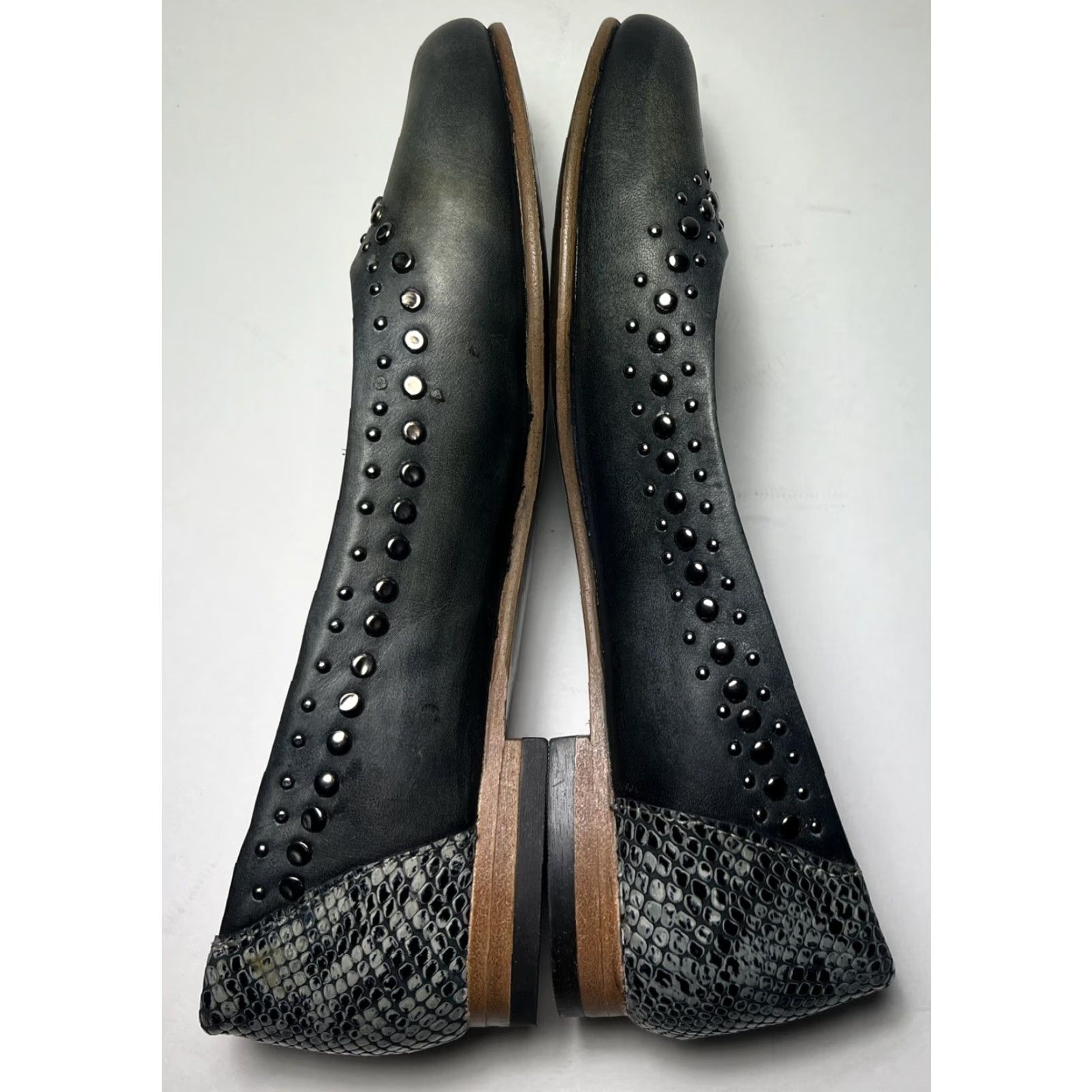 FREEBIRD NICE! Studded Freebird Ballet Flats Leather Gray Size 7 6.5 Womens Flats Gunmetal Gray Ballet Upper Leather Accents Studded 9.75 inches Size US 7 / IT 37 - 4 Thumbnail