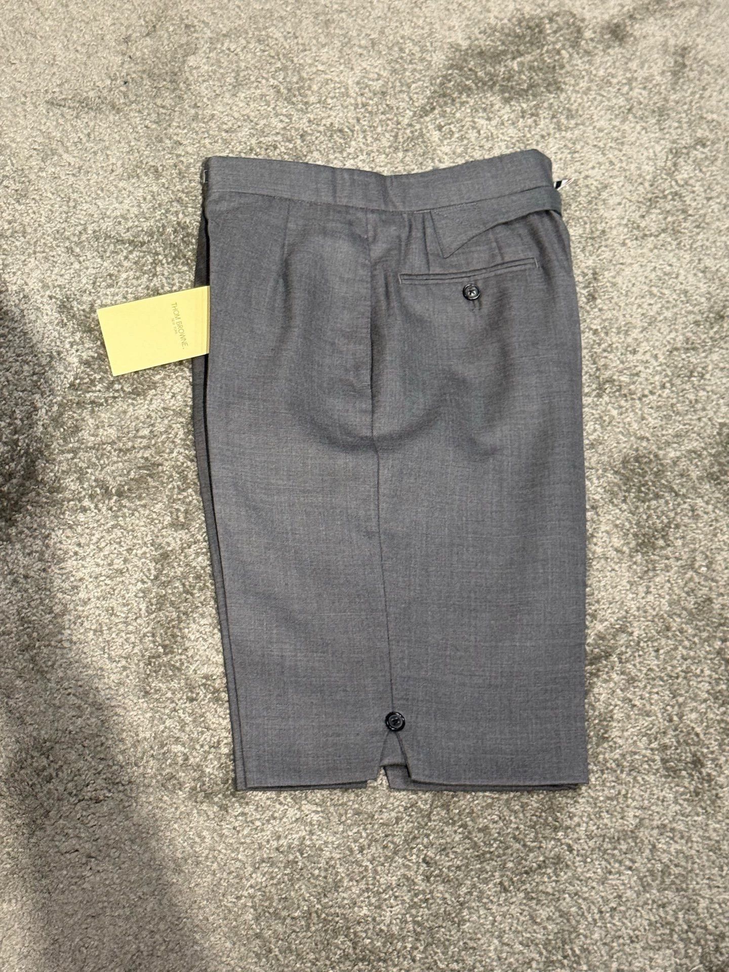 Thom Browne Thom Browne Women's Mid Gray Wool Tailored Shorts Size 28" / US 6 / IT 42 - 4 Thumbnail