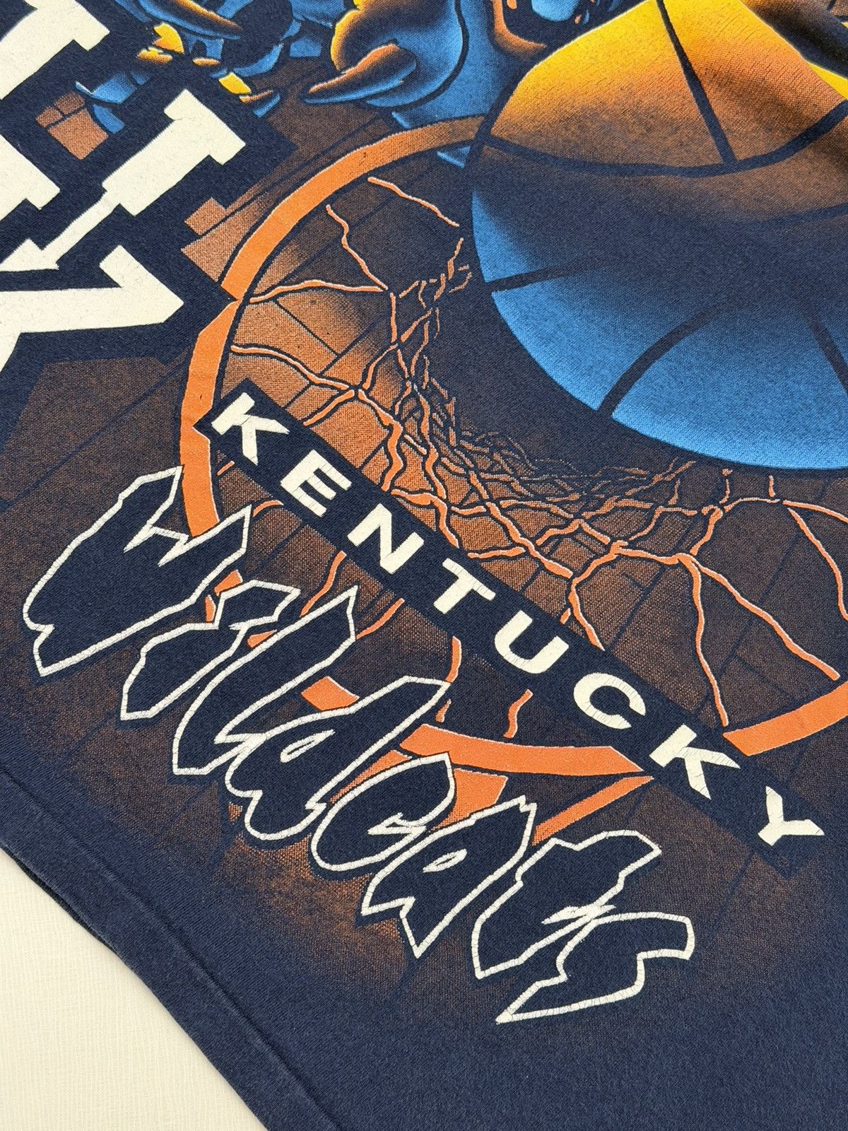 NCAA Vintage 90s Kentucky Wildcats NCAA 1998 National Champions L Size US L / EU 52-54 / 3 - 7 Thumbnail