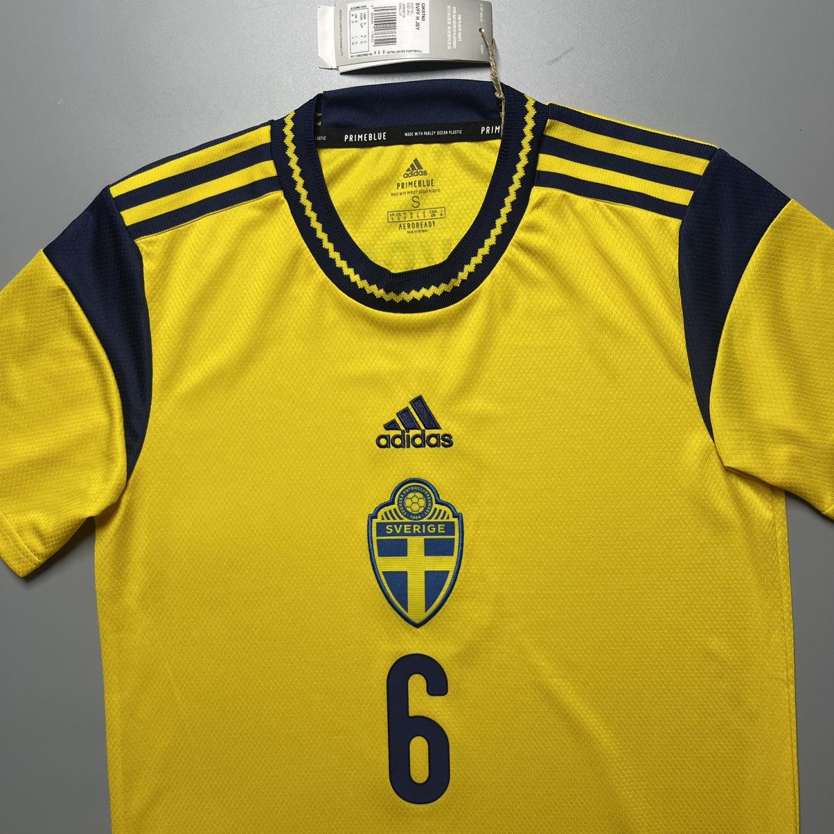 Adidas SWEDEN ADIDAS 2021/2022 FOOTBALL HOME SOCCER JERSEY Size US S / EU 44-46 / 1 - 2 Thumbnail