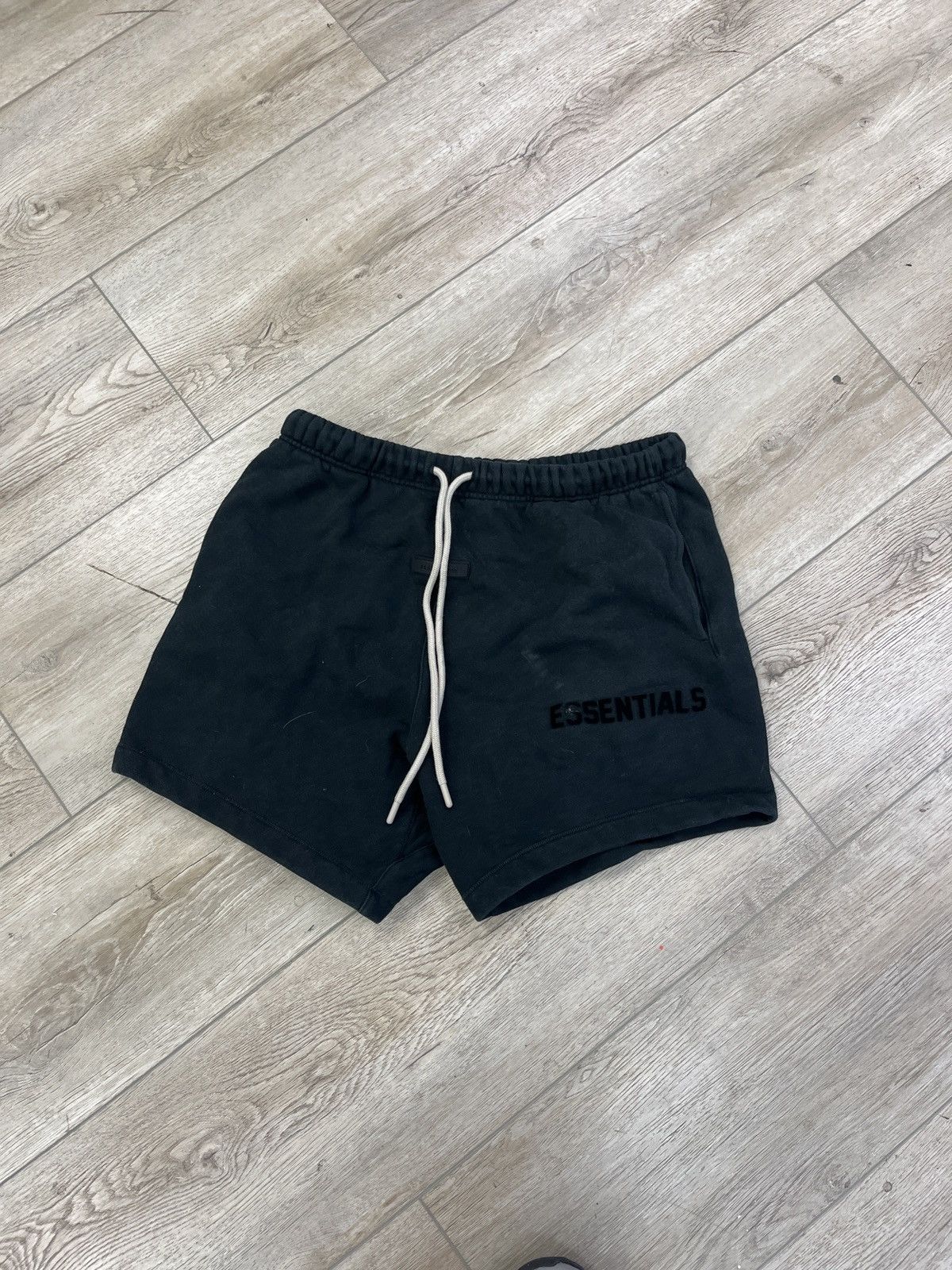 Fear of God Black essentials Sweat Shorts medium Size US 32 / EU 48 - 1 Thumbnail