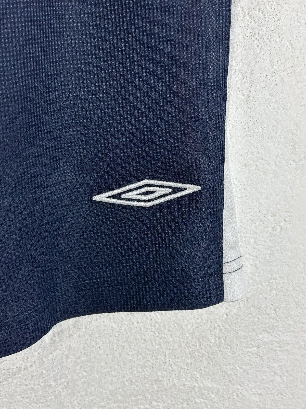 Umbro 00s Vintage Umbro England Sportswear Soccer Shorts Size US 38 / EU 54 - 3 Thumbnail
