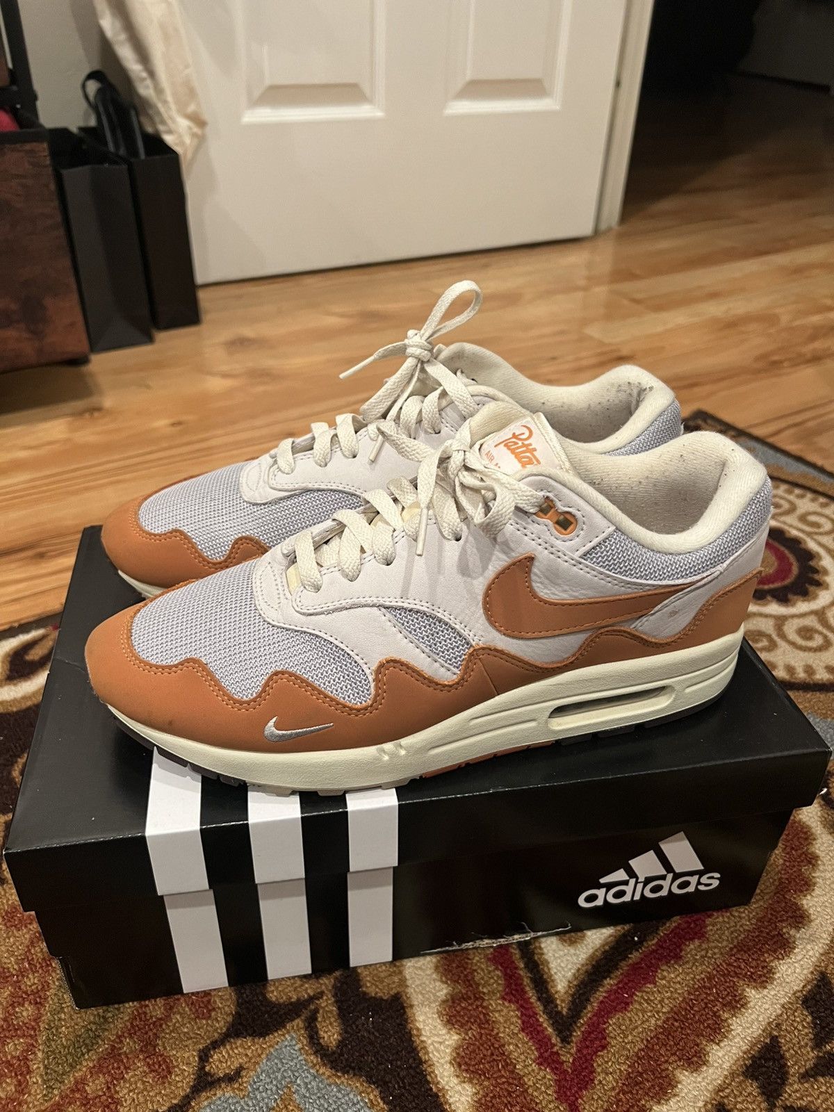 Nike × Patta Air Max 1 Waves Monarch Size US 11 / EU 44 - 1 Thumbnail