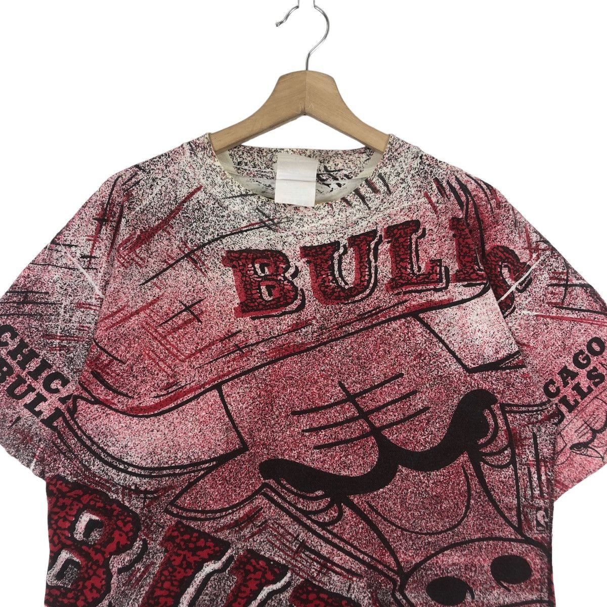 NBA Vintage 90’ CHICAGO BULLS JORDAN Over Print Tee Shirt Top Size US M / EU 48-50 / 2 - 2 Thumbnail